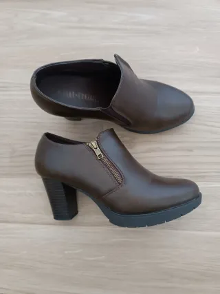 Botines marrones con cremallera
