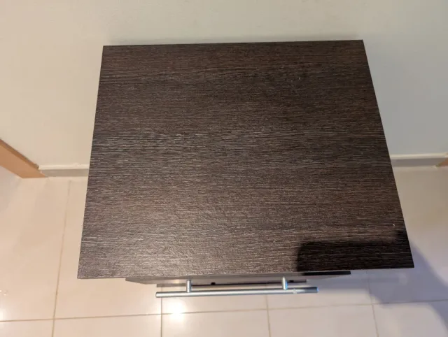 Mesita de noche de madera