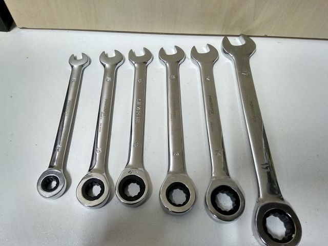 Llave Fija con Carraca 72 Dientes