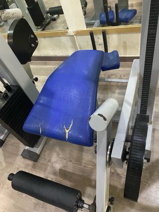 Curl Femoral Tumbado Máquina Gym