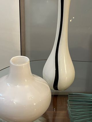 2 vasi in vetro Murano bianchi e neri