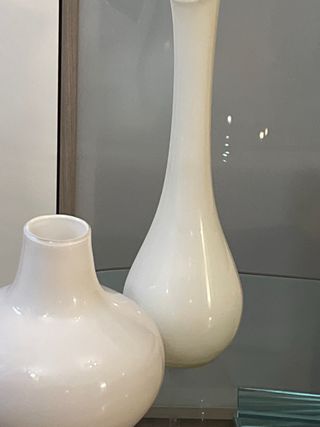 2 vasi in vetro Murano bianchi e neri