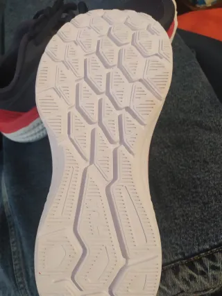 Zapatillas Fila Azul oscuro y roja unisex