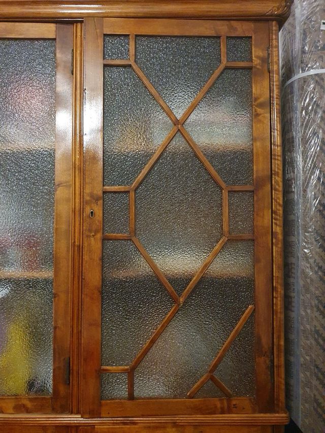 Alacena vintage madera y cristal