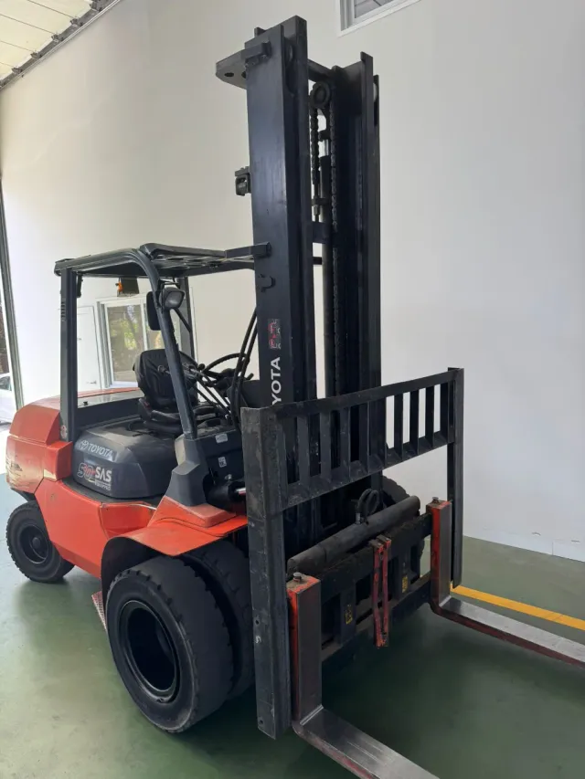 Carretilla elevadora Toyota 5T