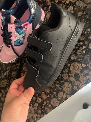 Zapatillas Adidas niño Talla 35 Poco Uso