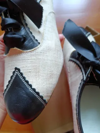 Zapatos de lino y piel artesanos