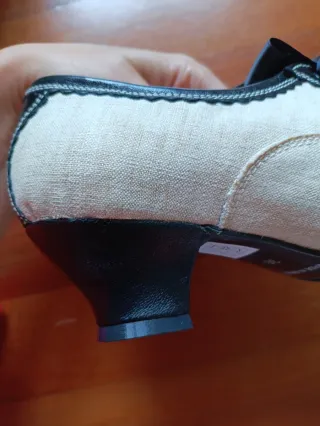 Zapatos de lino y piel artesanos