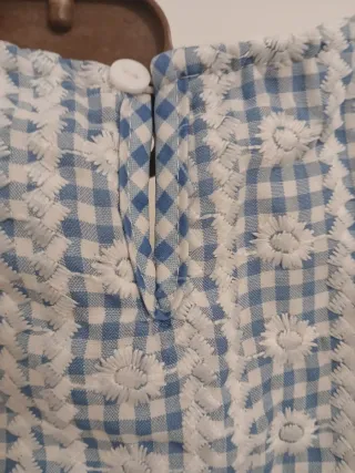 Blusa de flores azul y blanco Talla M