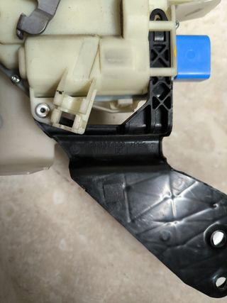 Serratura della portiera anteriore destra VW T5