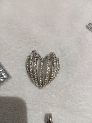 Colgantes Brillantes
Cada uno 12€ (regalo otro)