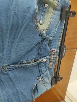Vaqueros mujer azules con detalles verdes