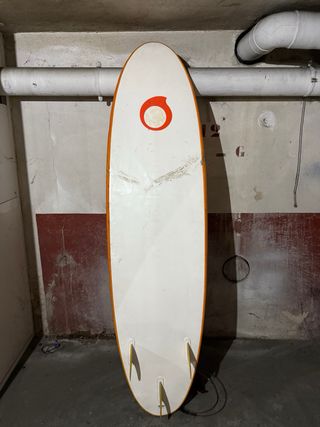 Tabla de surf naranja para principiantes