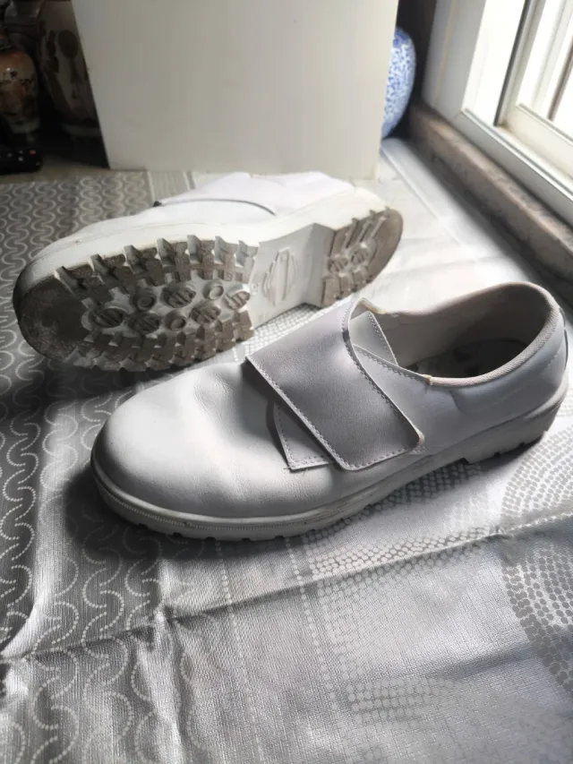 Zapatos cocina blancos talla 44