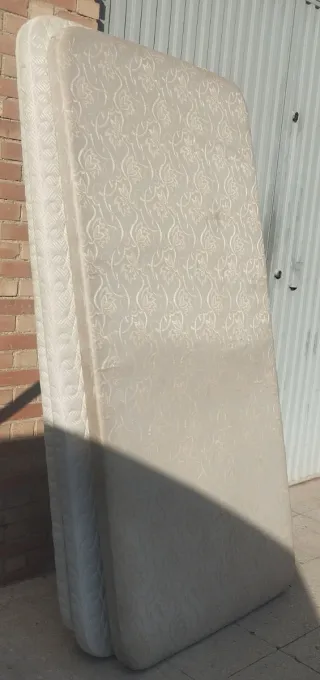 Base tapizada beige tela