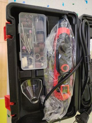 Amoladora multifunción con accesorios