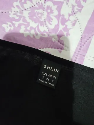 Top crop Shein negro manga larga