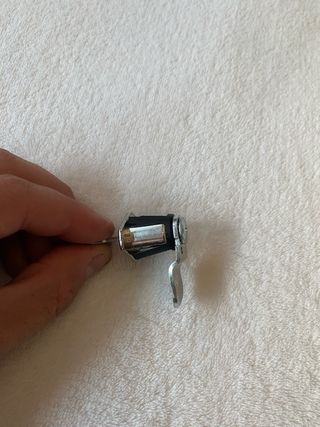 Cerradura para taquillas/buzones con llaves.