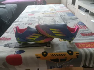 Botas de fútbol Adidas niño