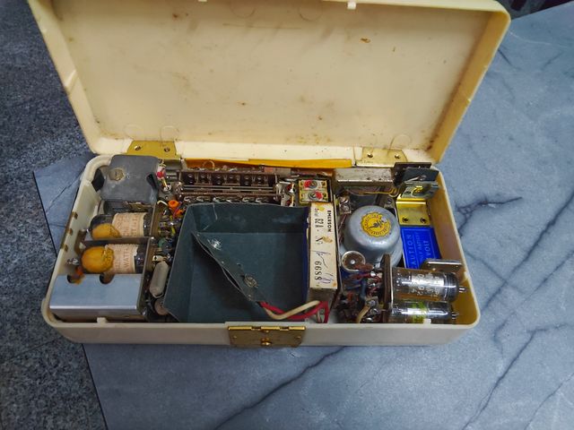 Radio a valvole Emerson A 725