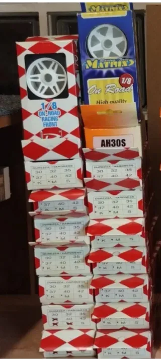 Gomme pista scala 1:8