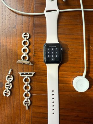 Apple Watch S3 + 2 cinturini + caricatore