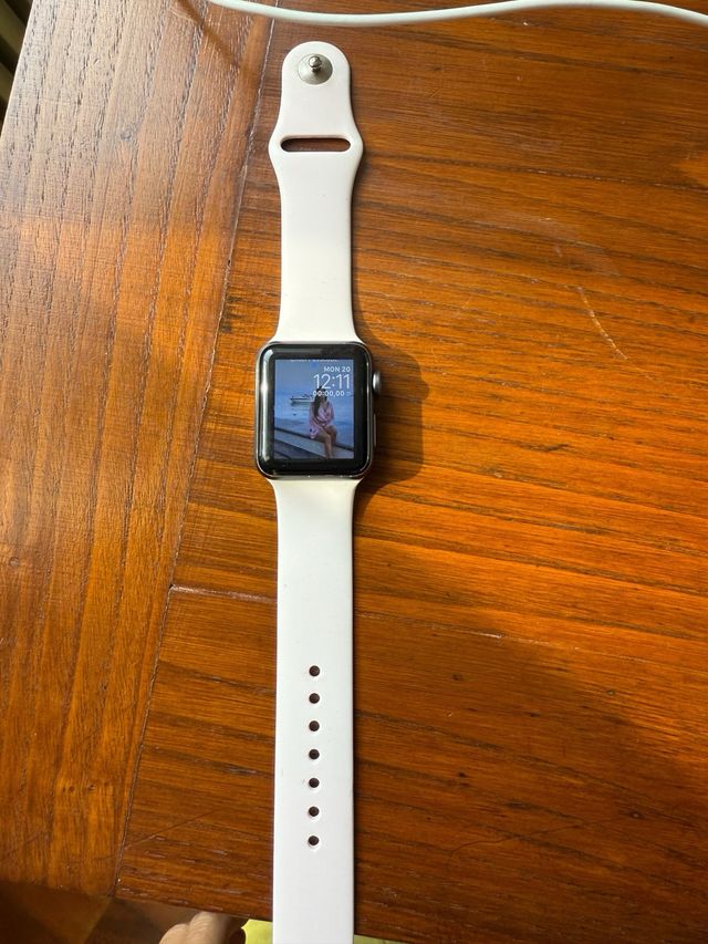 Apple Watch S3 + 2 cinturini + caricatore