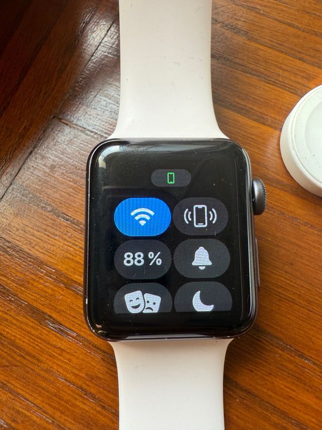 Apple Watch S3 + 2 cinturini + caricatore