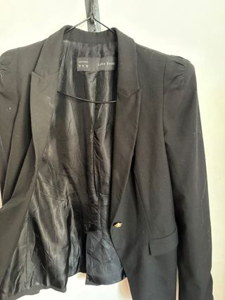 Americana Zara con hombrera