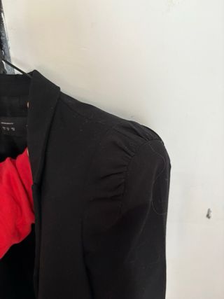 Americana Zara con hombrera