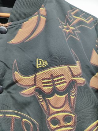 Cazadora bomber NBA multiequipos (talla S)
