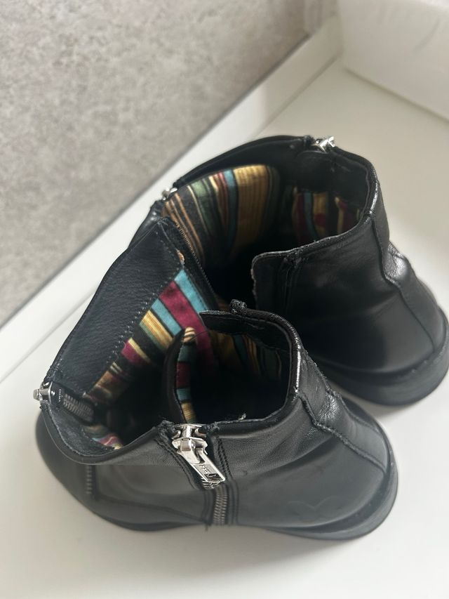 Stivaletti Felmini neri con zip