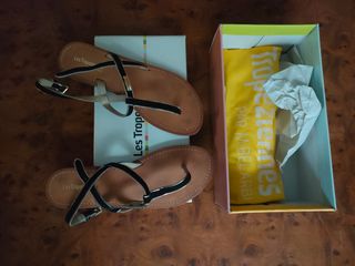 Chanclas Les Tropeziennes mujer negras y marrones