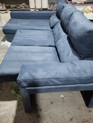 Sofá cheslong azul 160x280 con dos cojines 