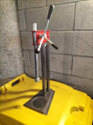 Tappatrice Grifo per tappi a corona