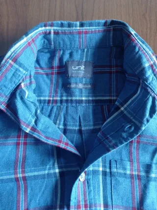 Camisa de cuadros azul y roja