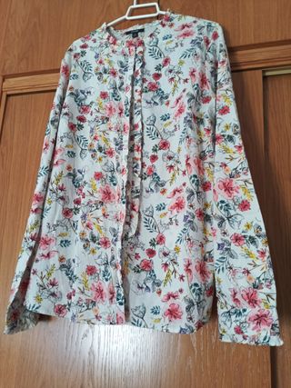 Blusa Kiabi floral multicolor