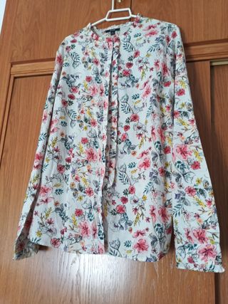 Blusa Kiabi floral multicolor