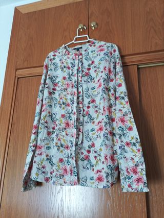 Blusa Kiabi floral multicolor