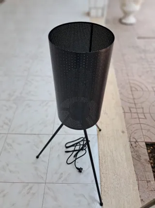 Lampada da terra elegante nera