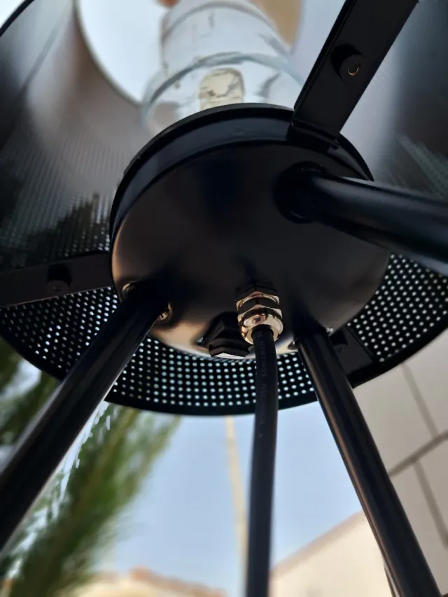 Lampada da terra elegante nera