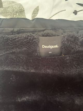 Chaqueta Desigual negra con estampado