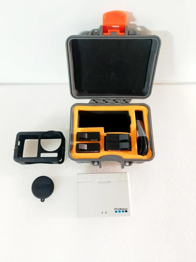 Fotocamera nera DJI Osmo Action 4