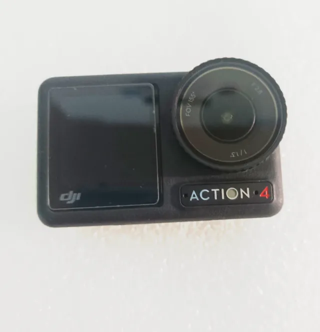 Fotocamera nera DJI Osmo Action 4
