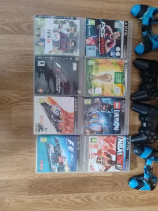 Consola PS3 Slim Negra + 8 Juegos