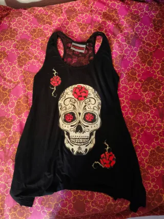 Camiseta tirantes calavera gótica