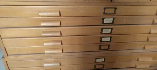 Mesa de planos de madera