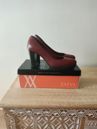 Zapatos ZATVS burdeos piel semi-nuevos