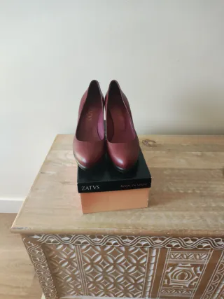 Zapatos ZATVS burdeos piel semi-nuevos