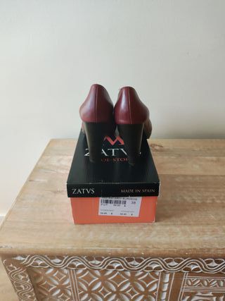 Zapatos ZATVS burdeos piel semi-nuevos